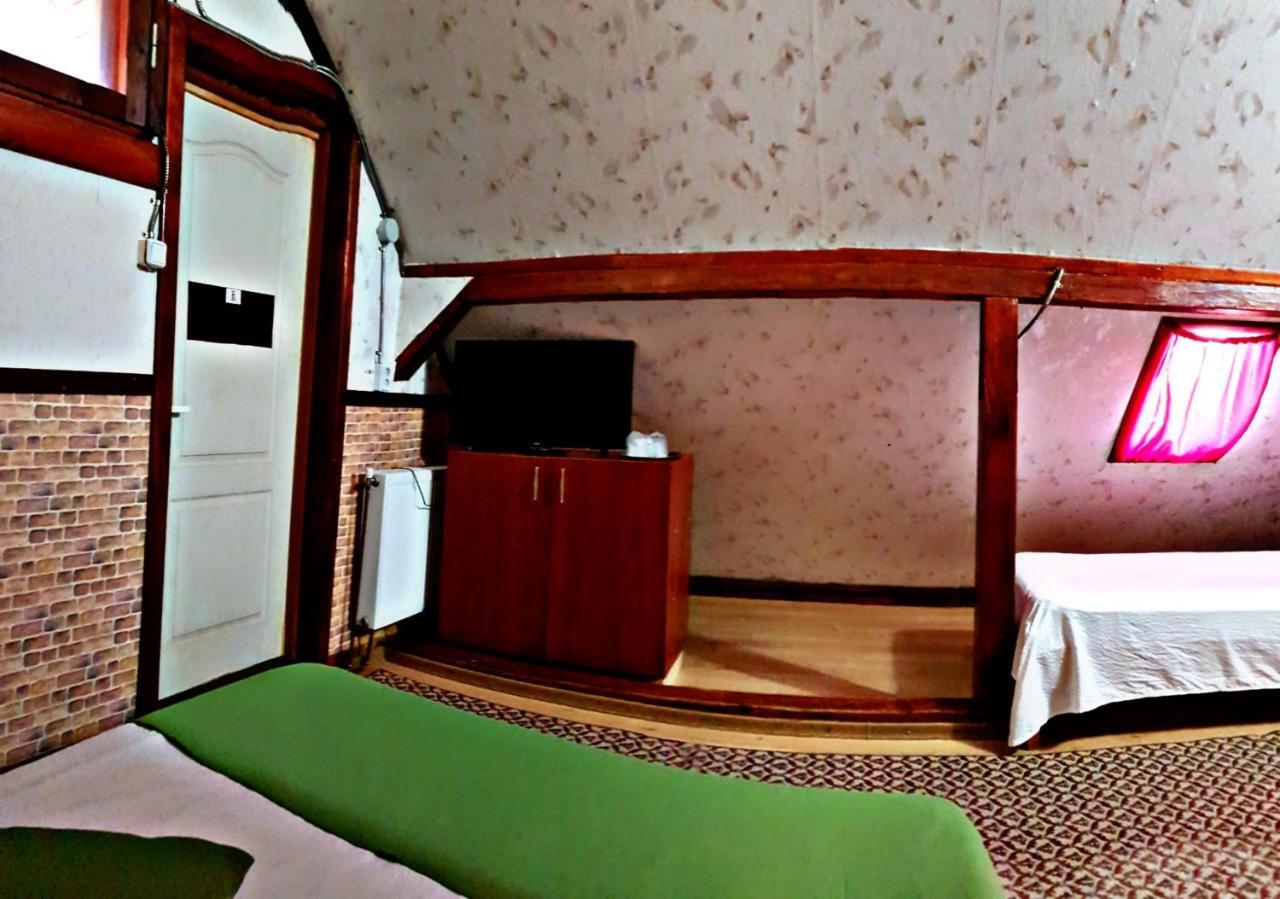 Pensiunea Micutul Vrajitor Arefu Exteriör bild